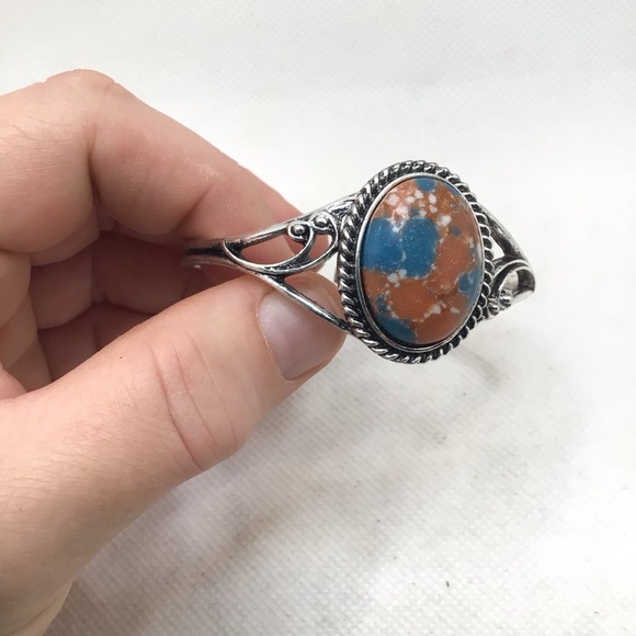 Boho Vintage Style Oval Faux Turquoise Inlaid Cuff Bracelet - Picture 6 of 9